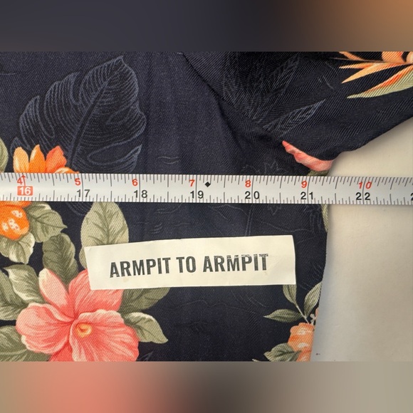 Hawaiian Button Up Blouse Hibiscus Bird of Paradise Navy Floral Jamaica Bay LG - Picture 9 of 12